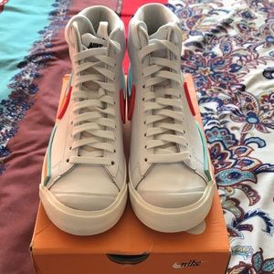 Nike Womens Blazer Mid 77’ Infinite